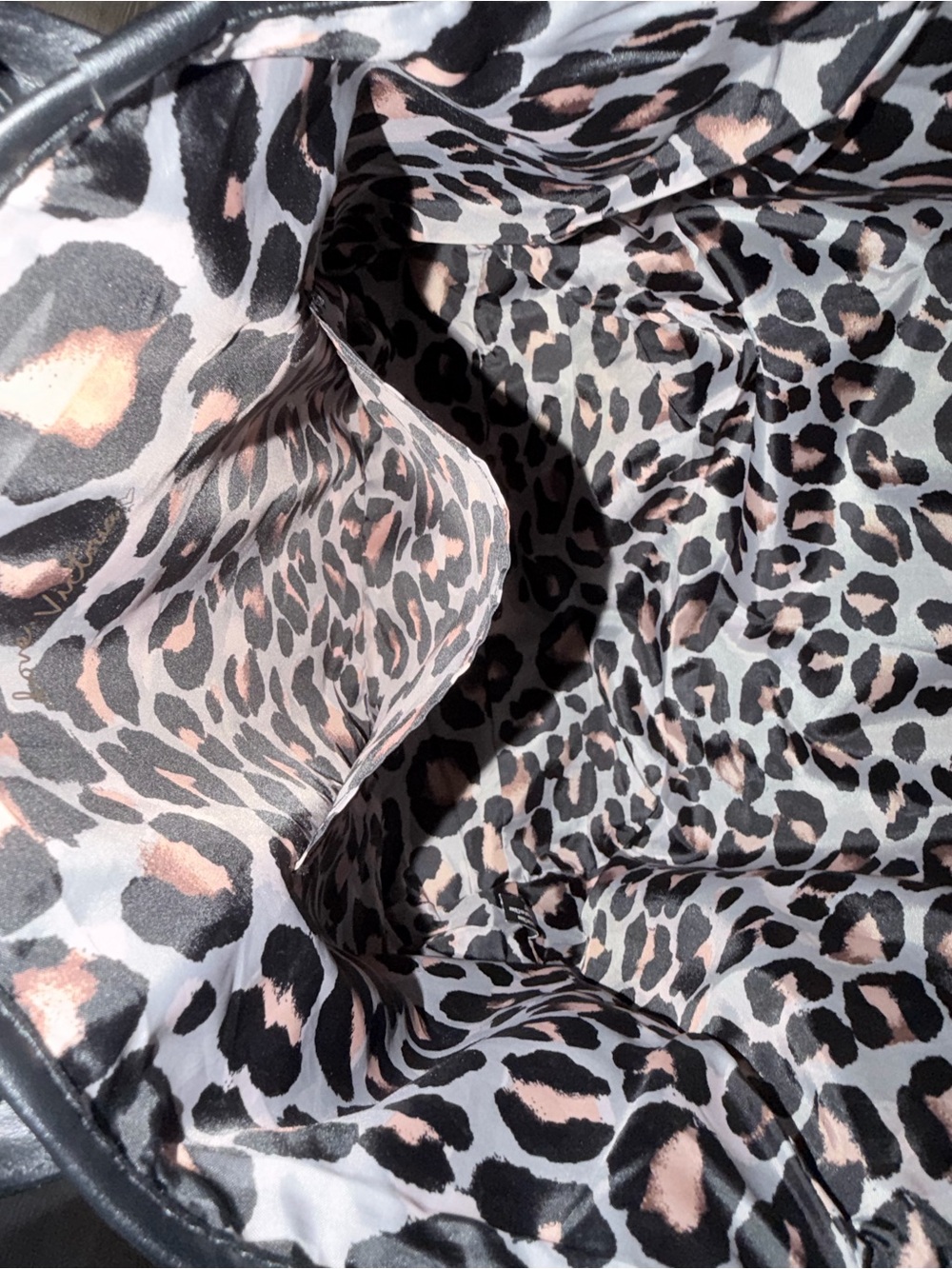Victoria’s Secret Black & Gold Tote Bag – Leopard Print Lining - Picture 8 of 10